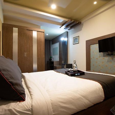 Oyo 79355 Collection O Hotel Adona Meenangadi Luaran gambar